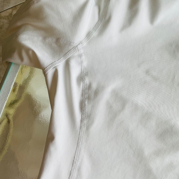 Athletic top - Picture 14 of 16